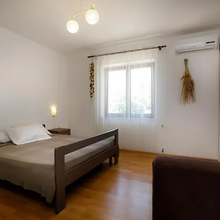 Apartments Jagoda Vrbnik Exterior photo