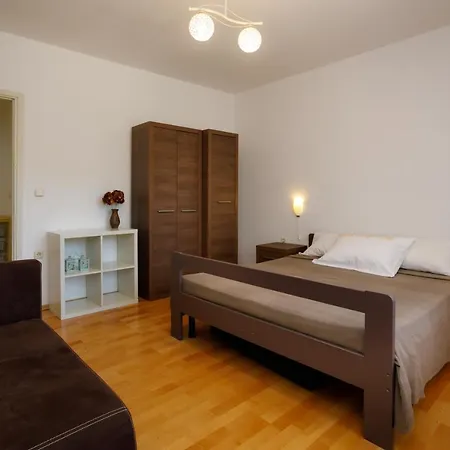 Apartments Jagoda Vrbnik Exterior photo